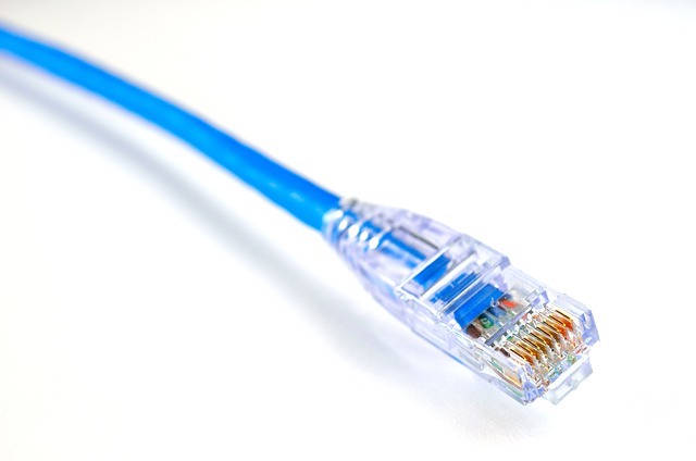 Netværkskabler og hastighed: Hvordan påvirker kablets kvalitet din internetforbindelse?